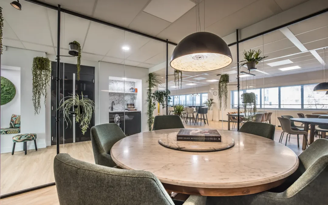 In het nieuwe kantoor van Fonds Slachtofferhulp is het verhaal zichtbaar